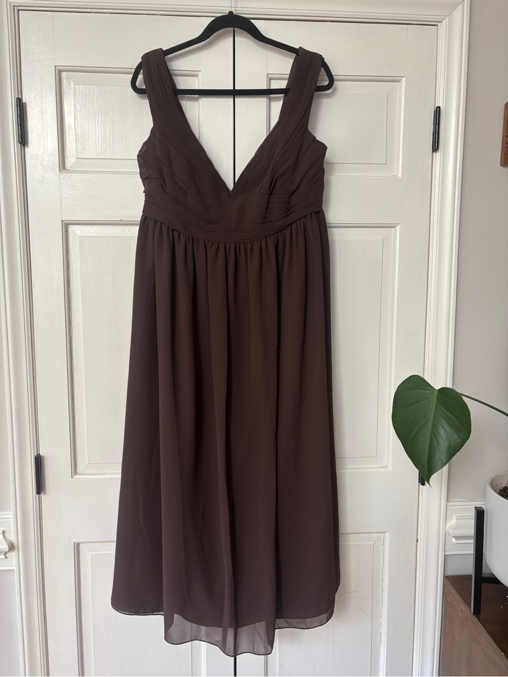 Belsoie Chiffon Criss Cross Brown V-Neck Sleeveless Midi Dress Maternity Size 20